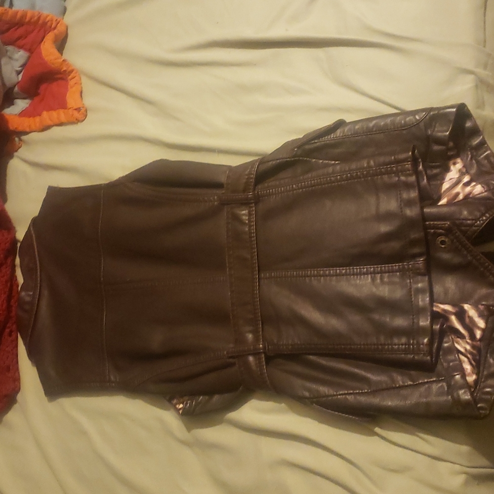 Vest - Picture 2 of 2